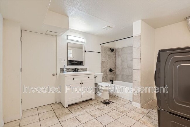 Building Photo - 13623 E Nevada Pl