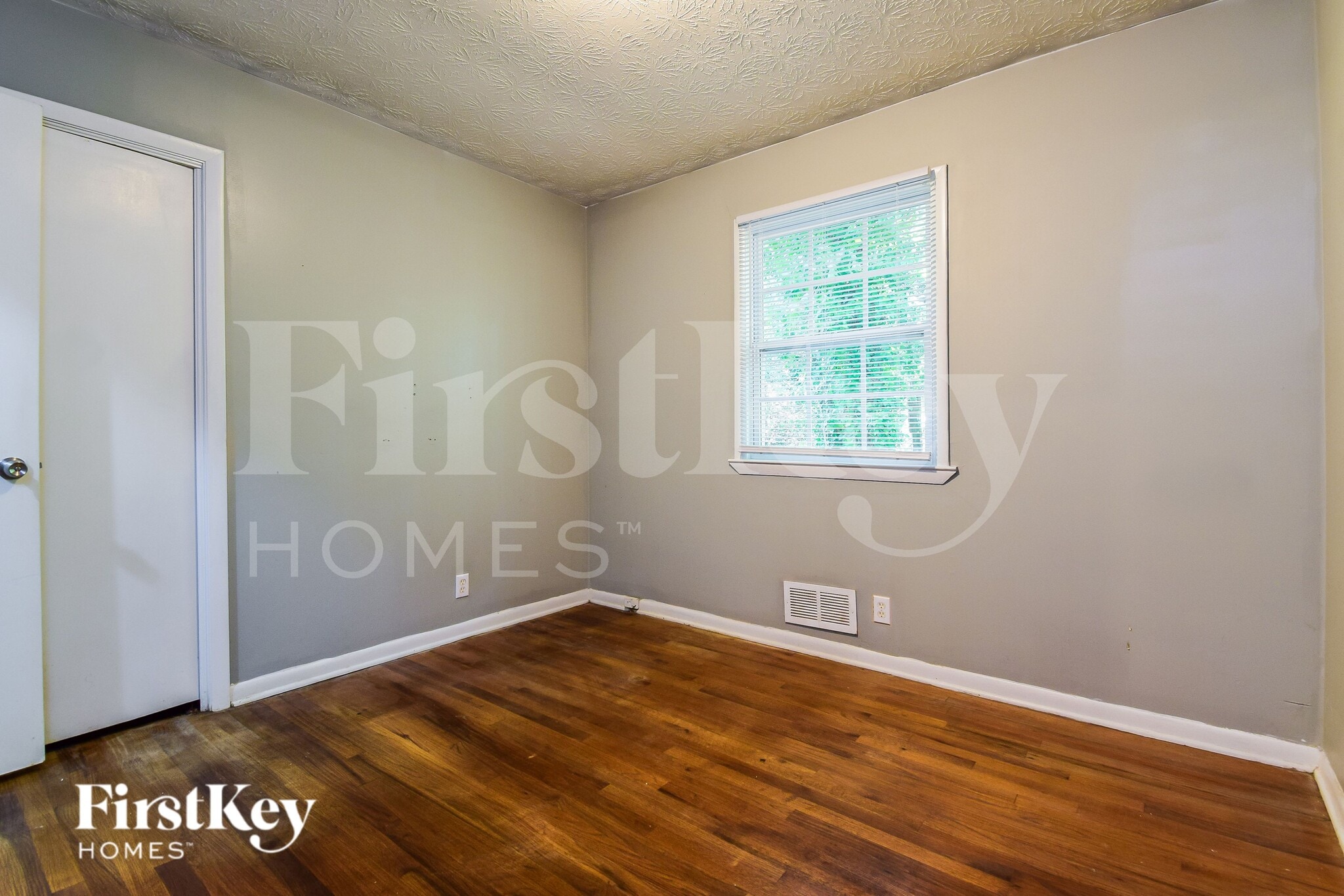 Building Photo - 595 Sheppard Rd