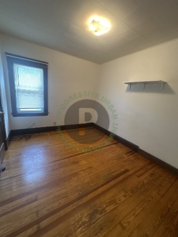 Building Photo - 9611 Larnder Ave