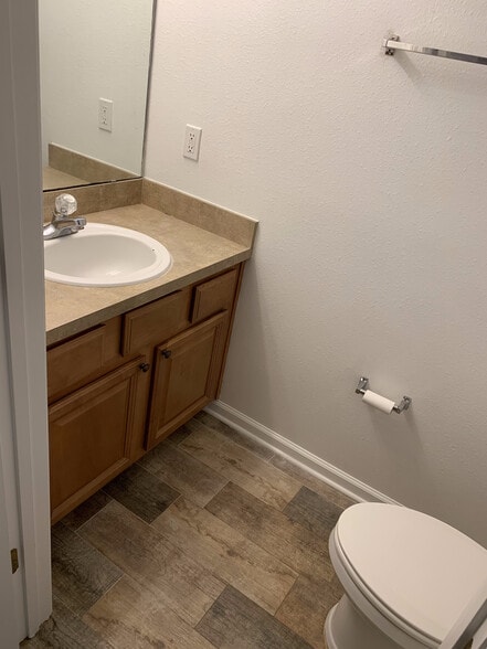 Power bath next to living room - 389 Scrub Jay Dr