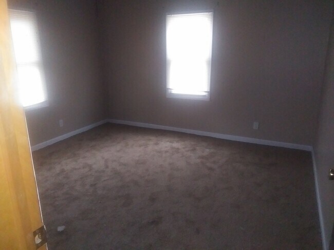 Building Photo - 4535 S Main St