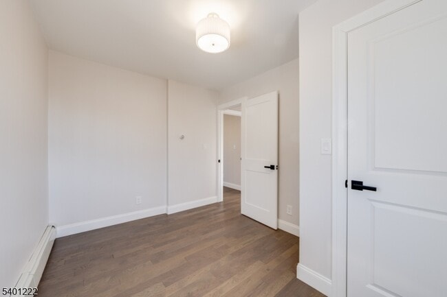 Building Photo - 21 Lombardy Pl