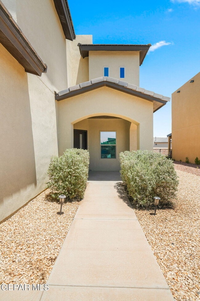 Building Photo - 10013 Hueco Jct Rd