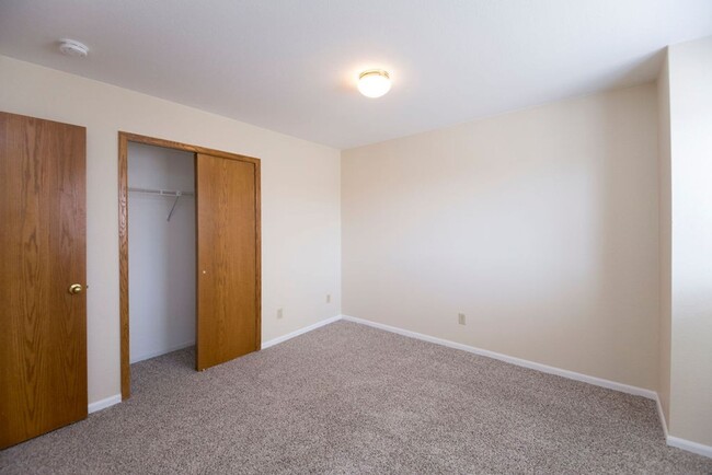 Building Photo - Home backing to foothills