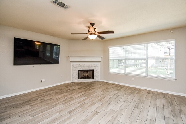 Building Photo - 14615 Cypress Cottage Ct