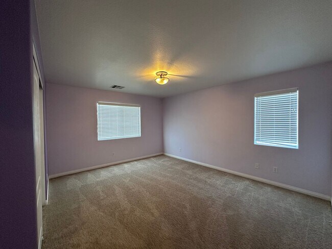 Building Photo - Summerlin Beauty