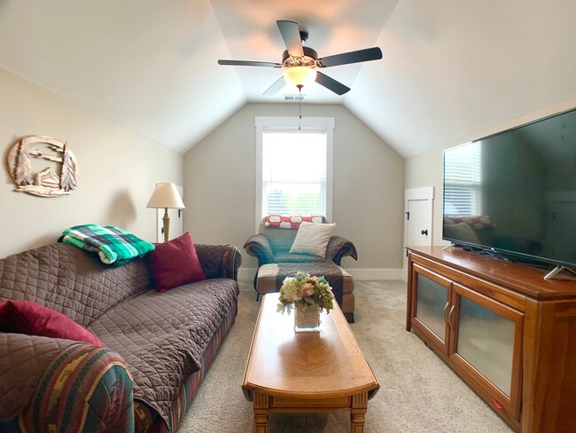 Building Photo - 7372 Winding Way
