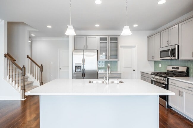 Building Photo - Beautiful 3 Bedroom Home on Corner Lot in ...