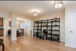 Building Photo - 1468 Briarwood Rd NE