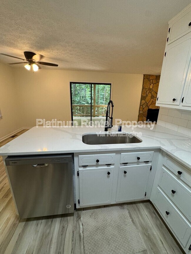 Building Photo - 8380 Lucas Creek Trl