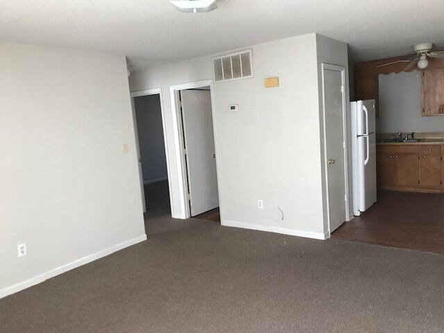 Building Photo - 2 bedroom apartment on one level