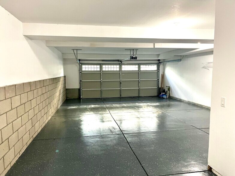 Building Photo - 16619 Yukon Ave