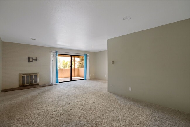Building Photo - 2227 Canyon Blvd