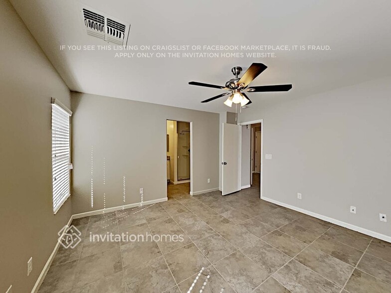 Building Photo - 917 S 224th Ln