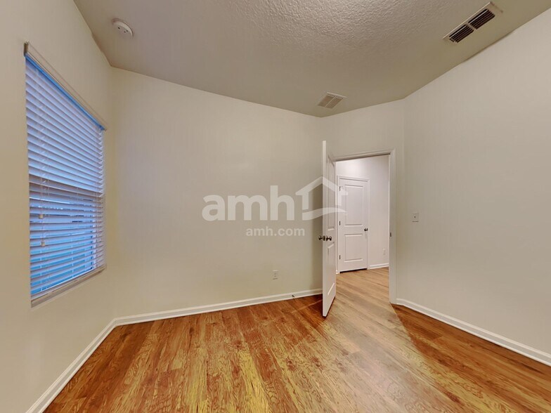 Building Photo - 8184 Radican Rd