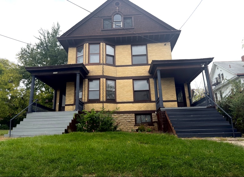 Building Photo - 2241 Burnet Ave