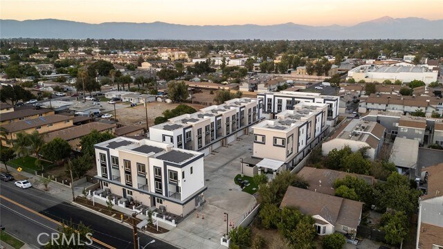 Building Photo - 9613 Juniper Ave