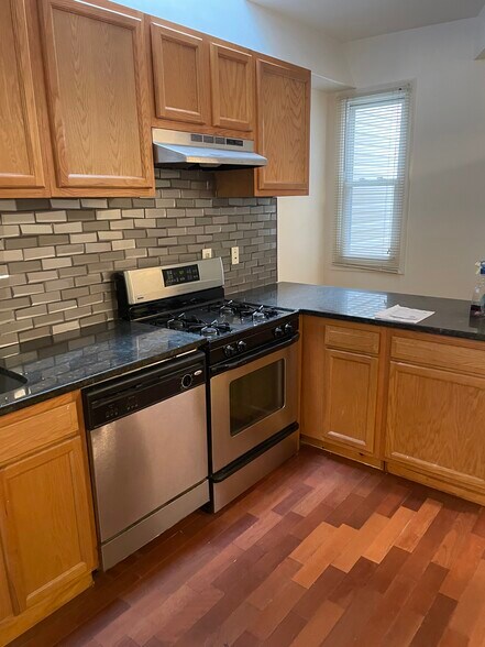 Building Photo - 2541 Grays Ferry Ave