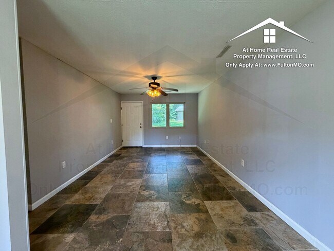 Building Photo - 107 Spruce Dr