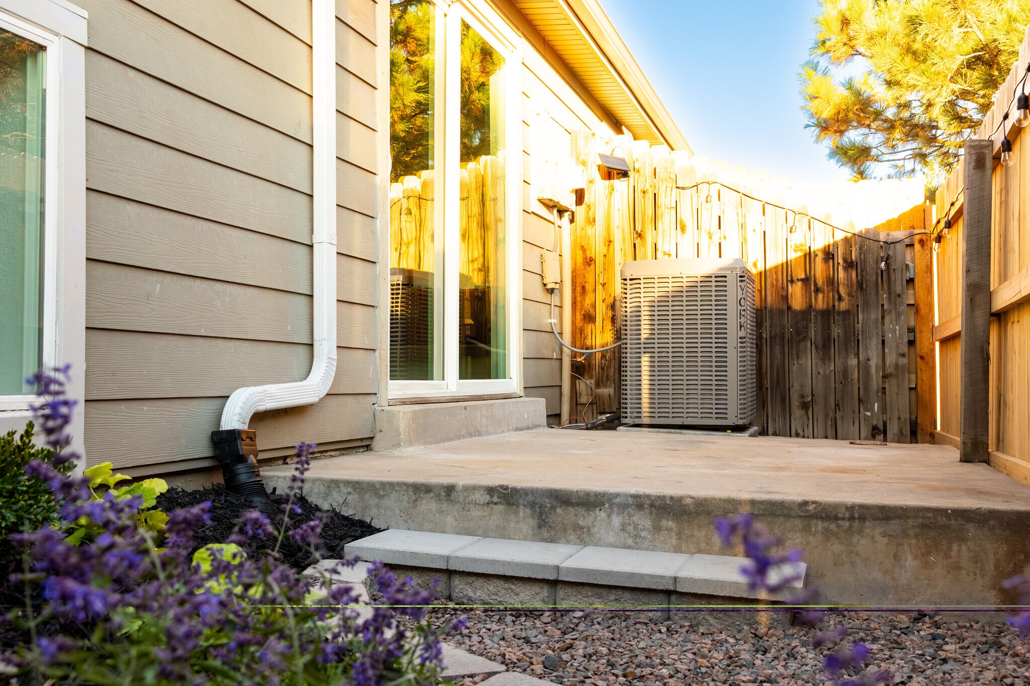 Building Photo - 5711 W 92nd Ave