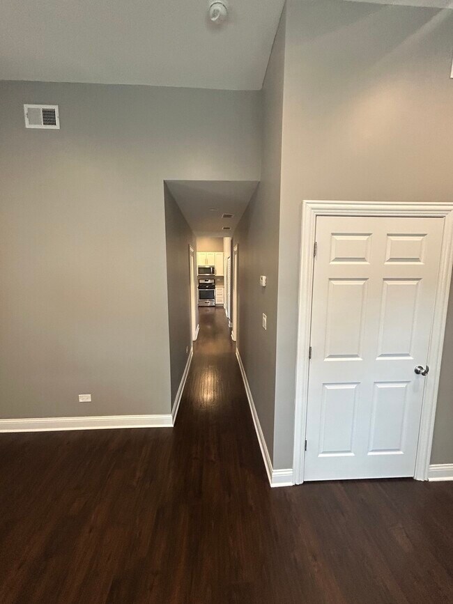 Building Photo - 1301 S 51st Ave