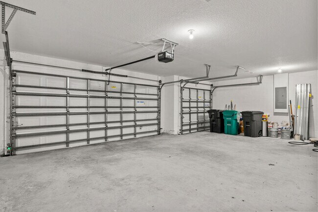 Building Photo - 362 NW Bayshore Blvd