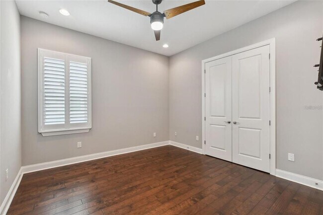 Building Photo - 403 S Melville Ave
