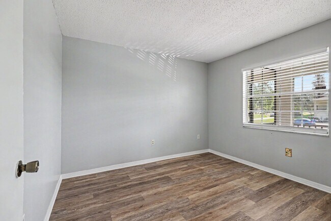 Building Photo - 2280-2286 Fox Hollow Dr.