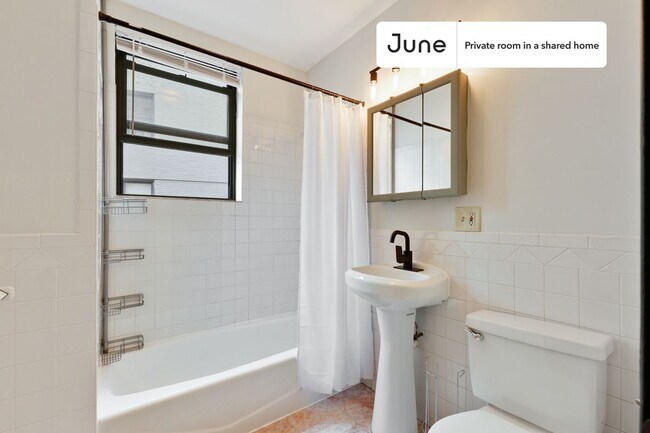 Building Photo - Room in Shared 4 bed/2.5 bath home