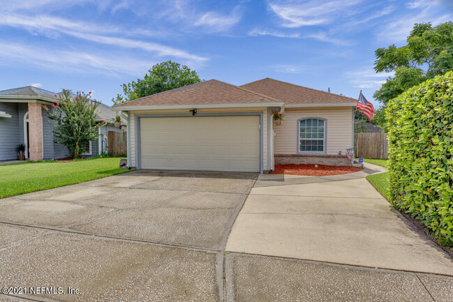 Building Photo - 1827 Wildwood Creek Ln