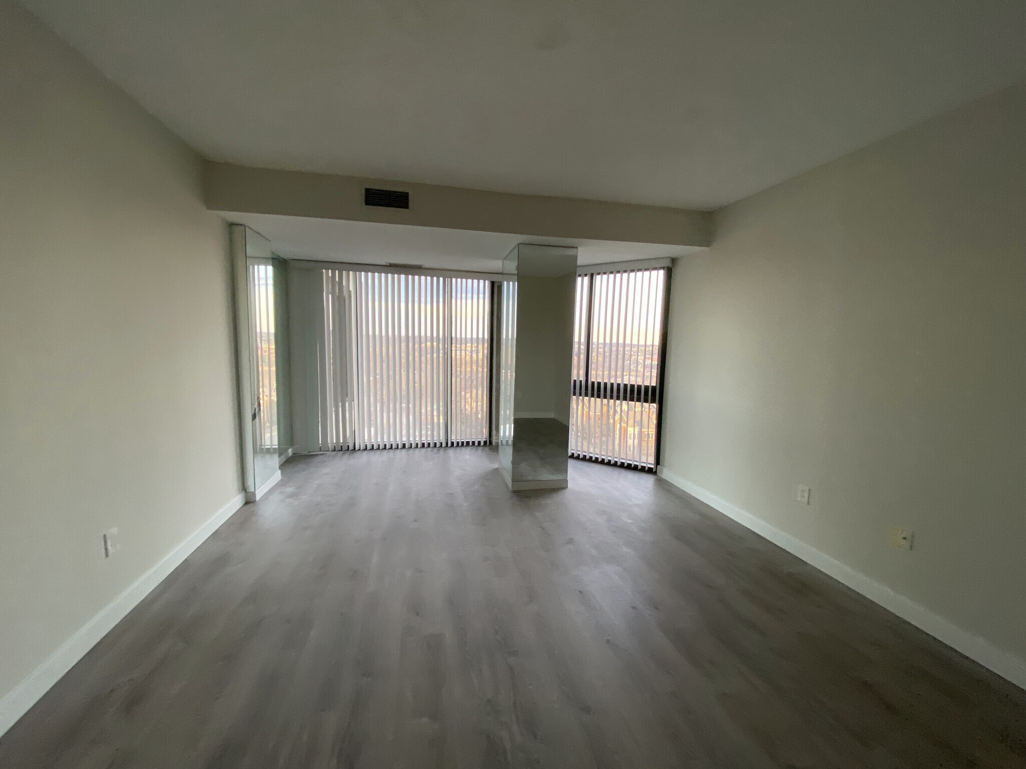 Master Bedroom - 1530 Key Blvd