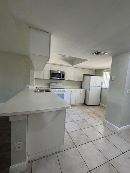 Building Photo - 803 Palm Beach Trace Dr