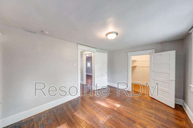 Building Photo - 110 N Riley Ave