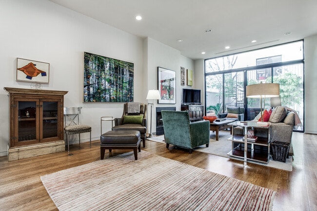 Building Photo - 4114 Normandy Ave