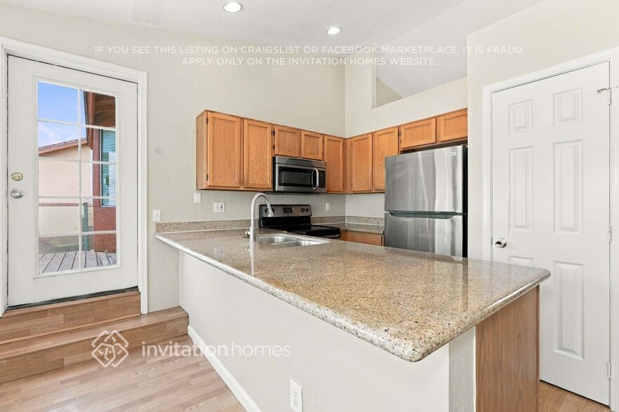 Building Photo - 1704 S 39th St