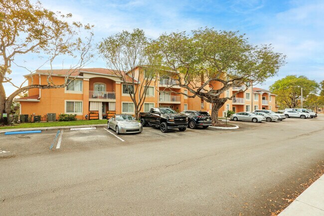 Building Photo - 6960 SW 39th St
