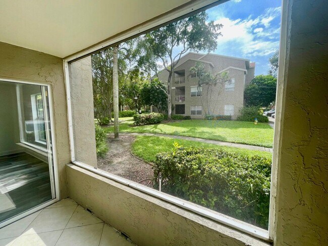 Building Photo - 1760 Palm Cove Blvd