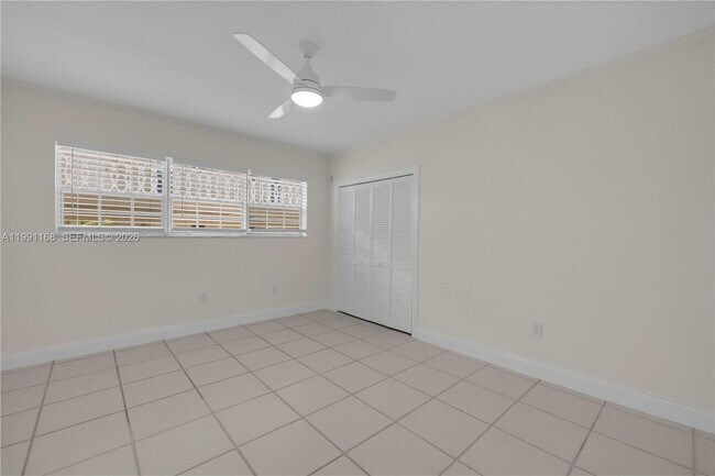 Building Photo - 462 Golden Isles Dr