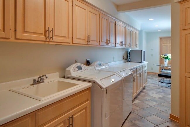 Building Photo - Resort Home