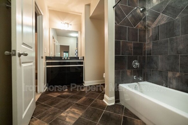 Building Photo - 118 Ruth Dr