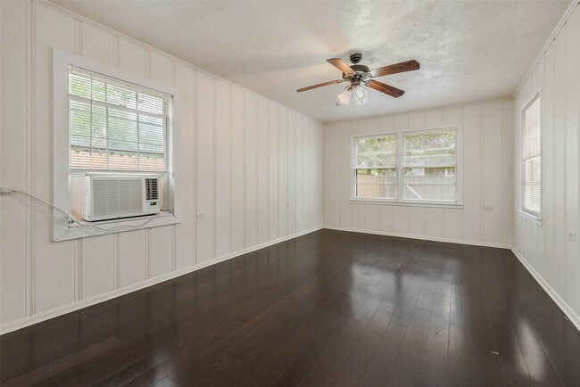 Building Photo - 1116 Kettler St