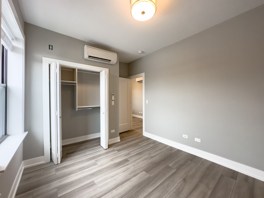 Building Photo - 3951 N Janssen Ave