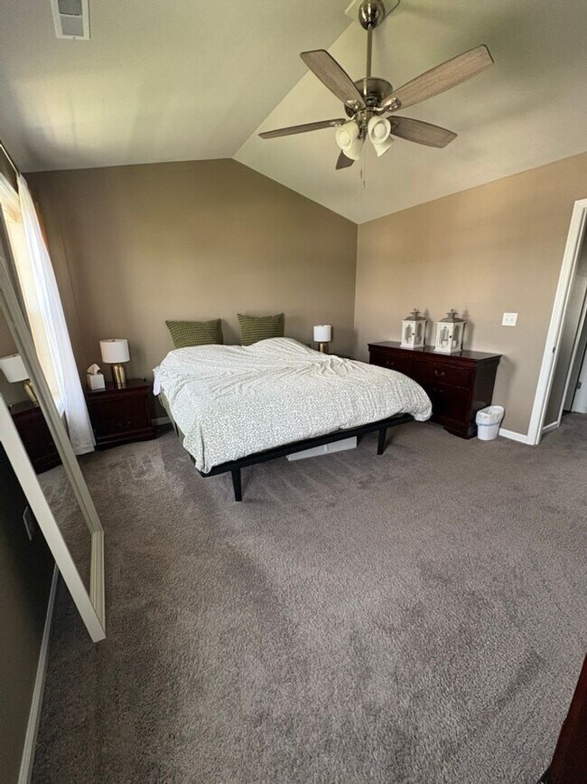 Building Photo - Beautiful townhome for rent in Hudson Ridge
