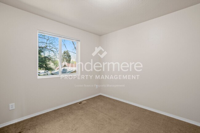 Building Photo - 114 N Bowdish Rd