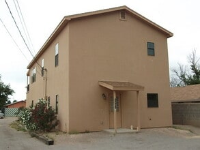 Building Photo - 1401 W Brown Rd