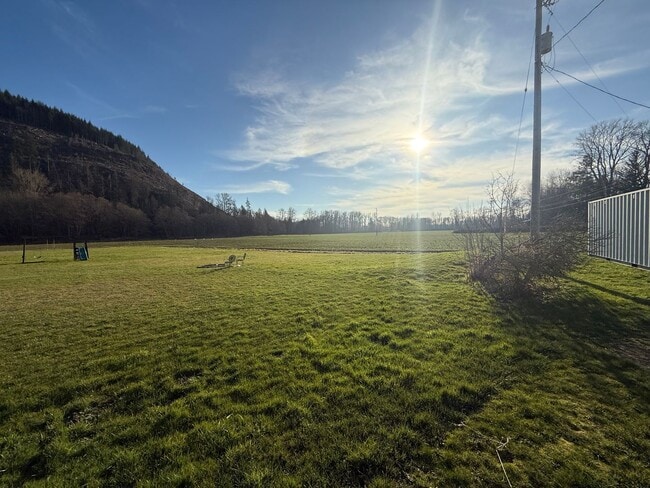 Building Photo - Home on South Skagit Highway