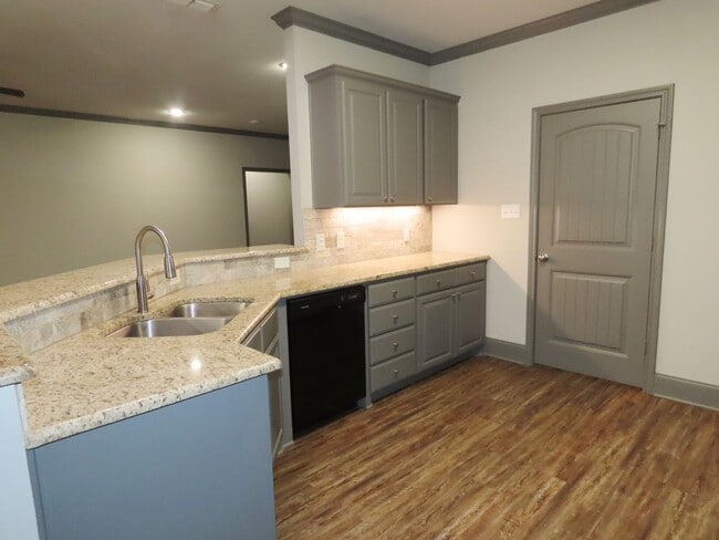 Building Photo - South Tyler-Whitehouse ISD!  Beautiful 3 Bedroom, 2 Bath Home