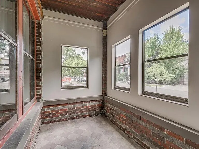 Building Photo - 2829 Pleasant Ave