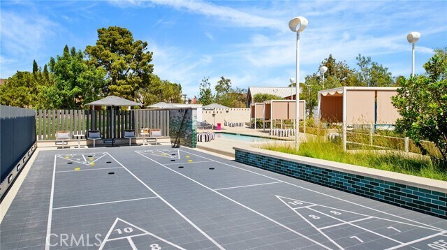 Building Photo - 116 Scale