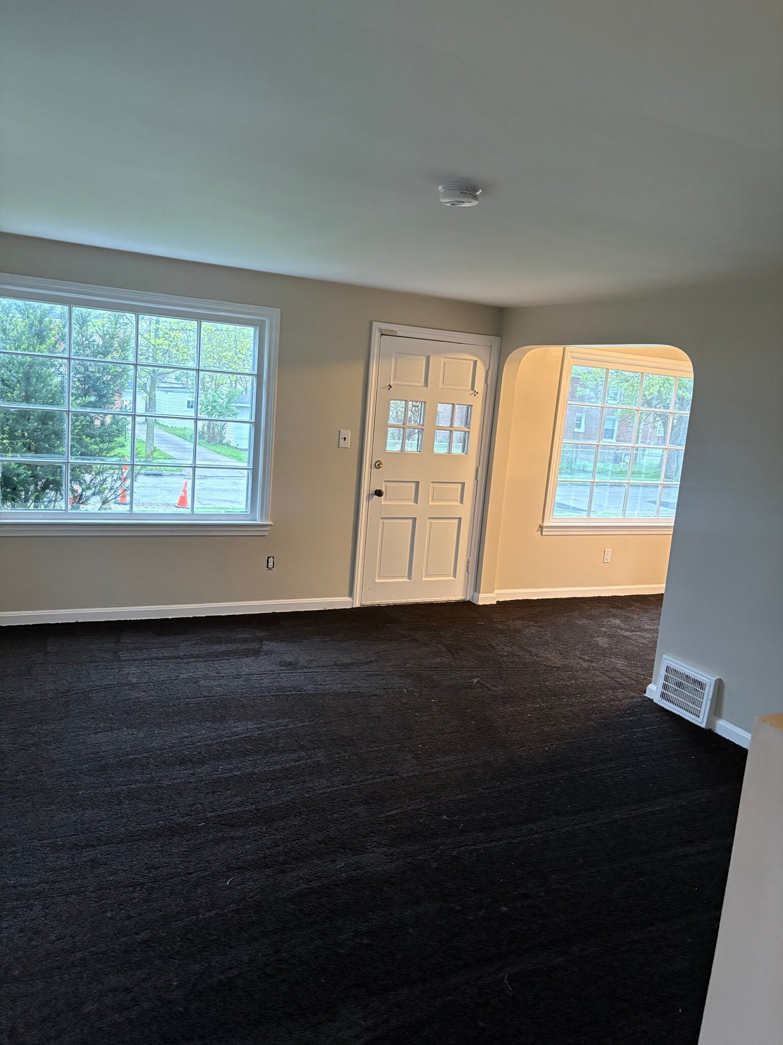 Building Photo - 5566 Beechwood Ave